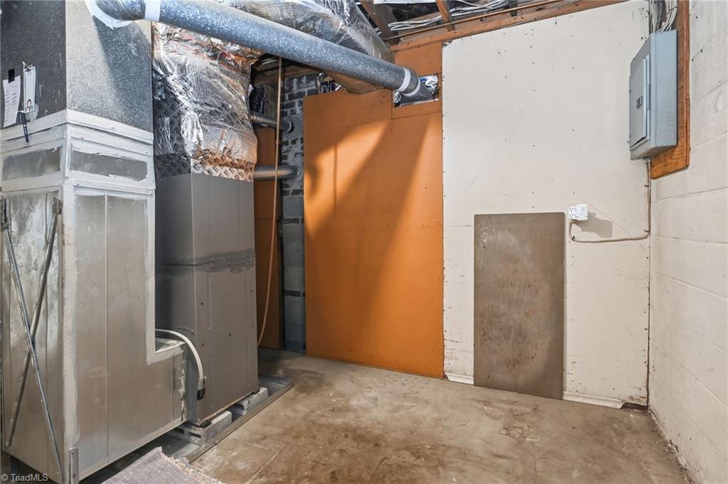 3430 Rolling Road High Point, NC 27265 - Photo 24 of 25