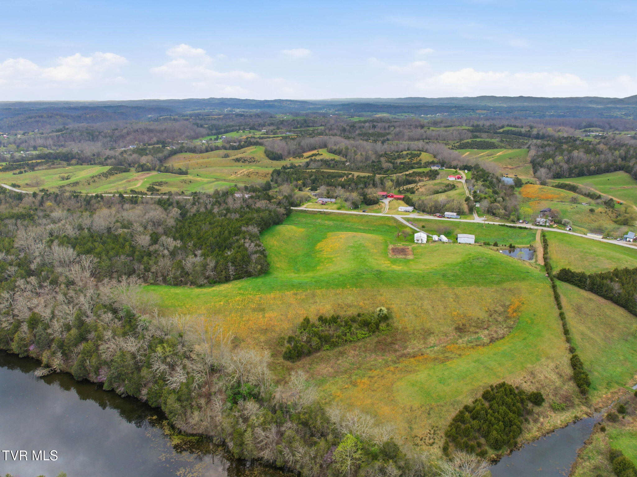 1154 South Wesley Chapel Road Greeneville, TN 37745 - Photo 4 of 14 3-web-or-mls-1154 S Wesley Chapel Rd-11