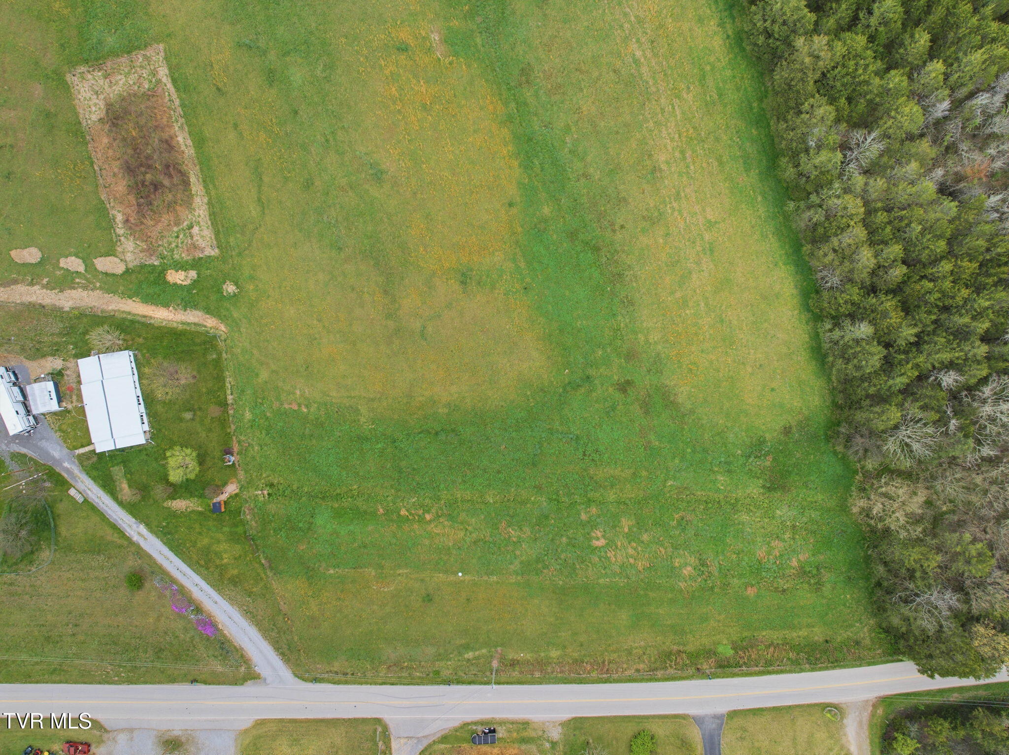 1154 South Wesley Chapel Road Greeneville, TN 37745 - Photo 7 of 14 6-web-or-mls-1154 S Wesley Chapel Rd-14