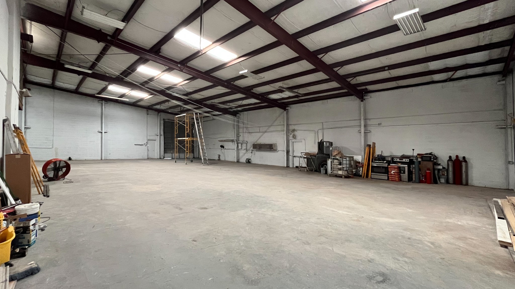 9220 Rasmus Drive Houston, TX 77063 - Photo 24 of 30 a view of a garage