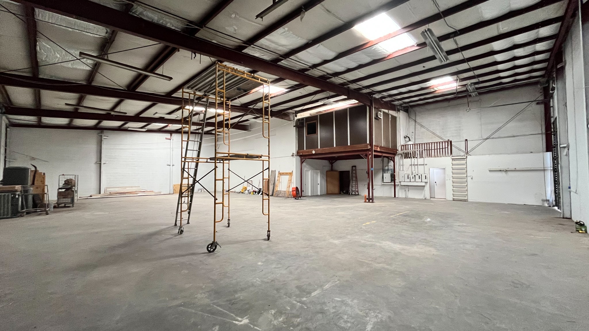 9220 Rasmus Drive Houston, TX 77063 - Photo 29 of 30 a view of empty room with wooden ceiling