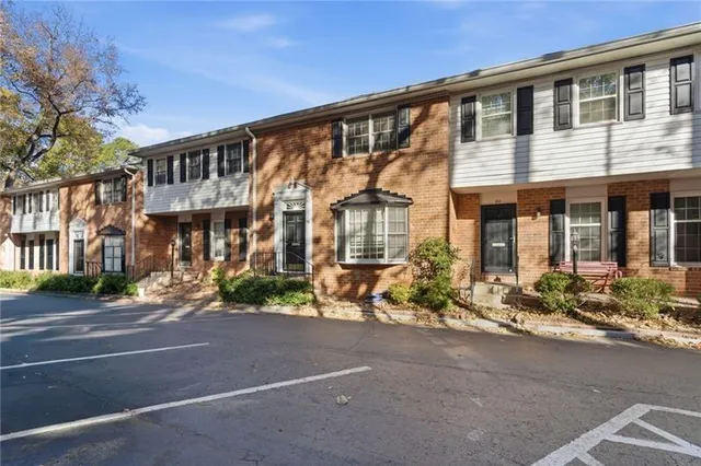$2,100 | 6520 Roswell Road, Unit 79, Atlanta, GA 30328