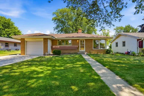 $299,900 | 501 Nicholson Avenue, South Milwaukee, WI 53172