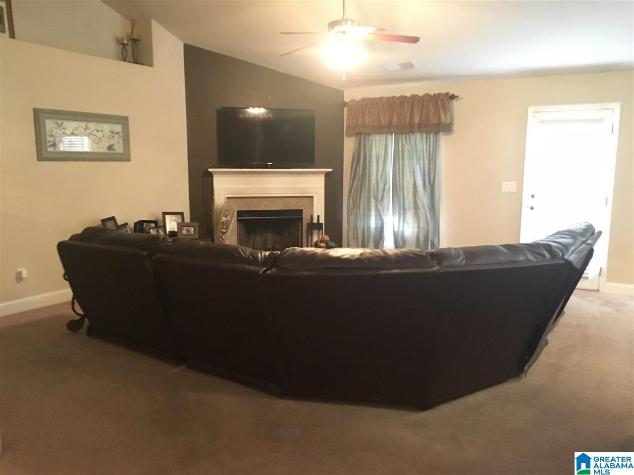 341 Tanglewood Circle Alabaster, AL 35007 - Photo 2 of 28
