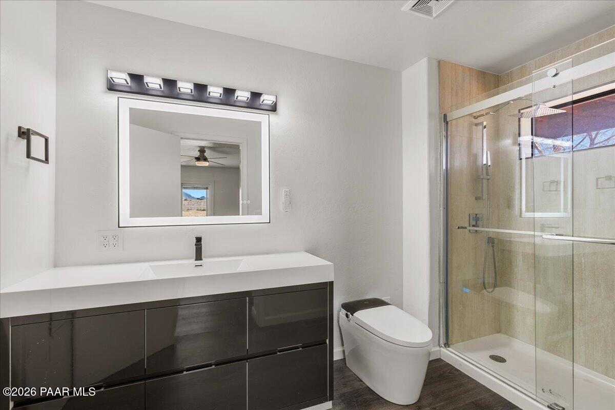 1445 South Table Mountain Road Chino Valley, AZ 86323 - Photo 28 of 73 28-Bathroom from Bedroom 2