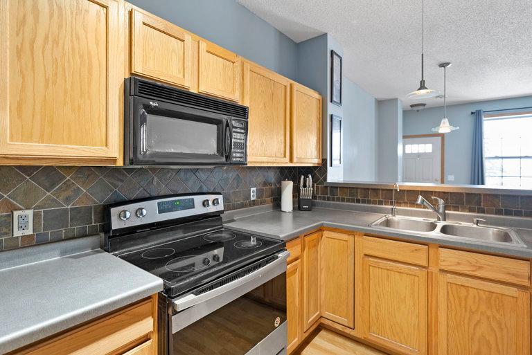 11316 Chisholm Circle Northeast, Unit C Blaine, MN 55449 - Photo 16 of 36