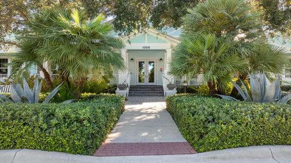 $1,025,000 | 2700 Sunbury Drive, Jupiter, FL 33458