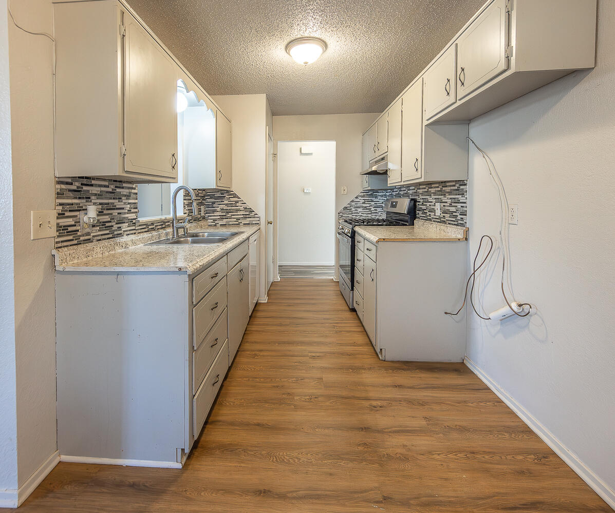 7404 Fir Avenue Lubbock, TX 79404 - Photo 3 of 22 2L9A2994