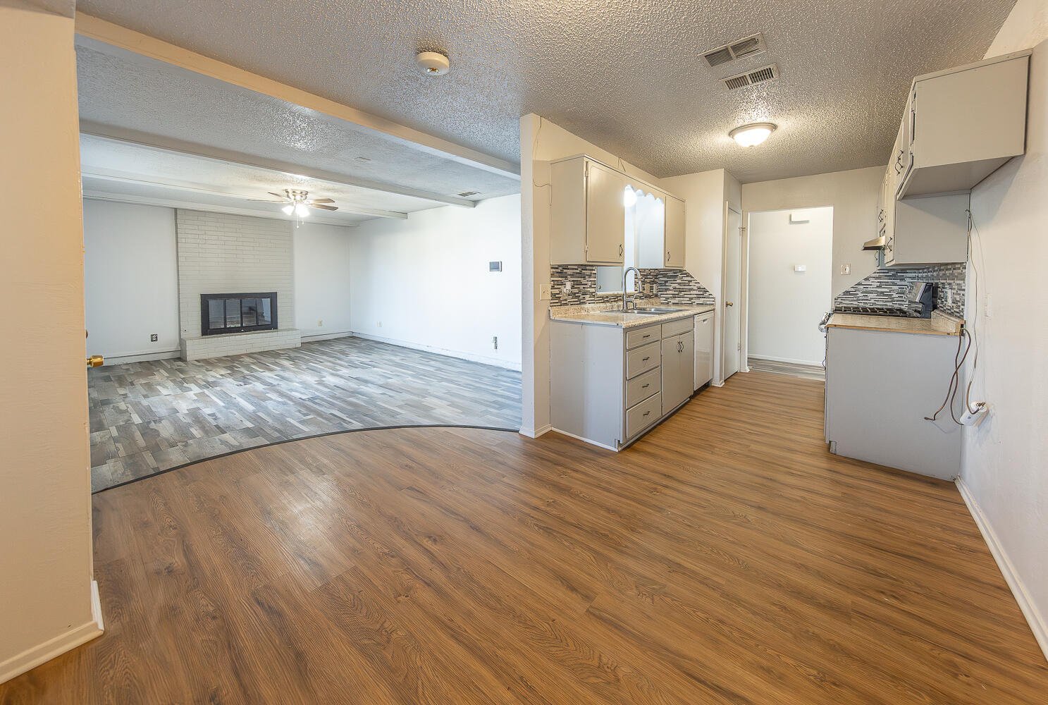 7404 Fir Avenue Lubbock, TX 79404 - Photo 8 of 22 2L9A2986