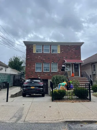 $3,100 | 717 Clarence Avenue, Unit 2 | Throgs Neck