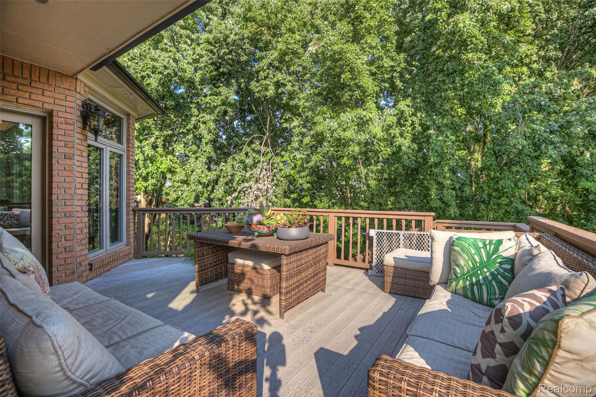 2483 Ashford Rochester, MI 48306 - Photo 4 of 51 04 - Composite Patio.jpg