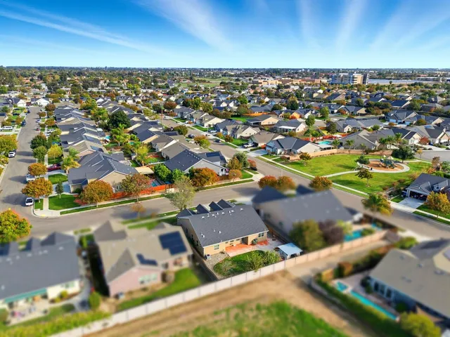 $459,000 | 1268 North Cerritos Avenue, Hanford, CA 93230