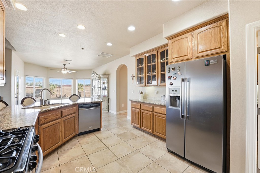 5773 Merito Road Hesperia, CA 92344 - Photo 8 of 33