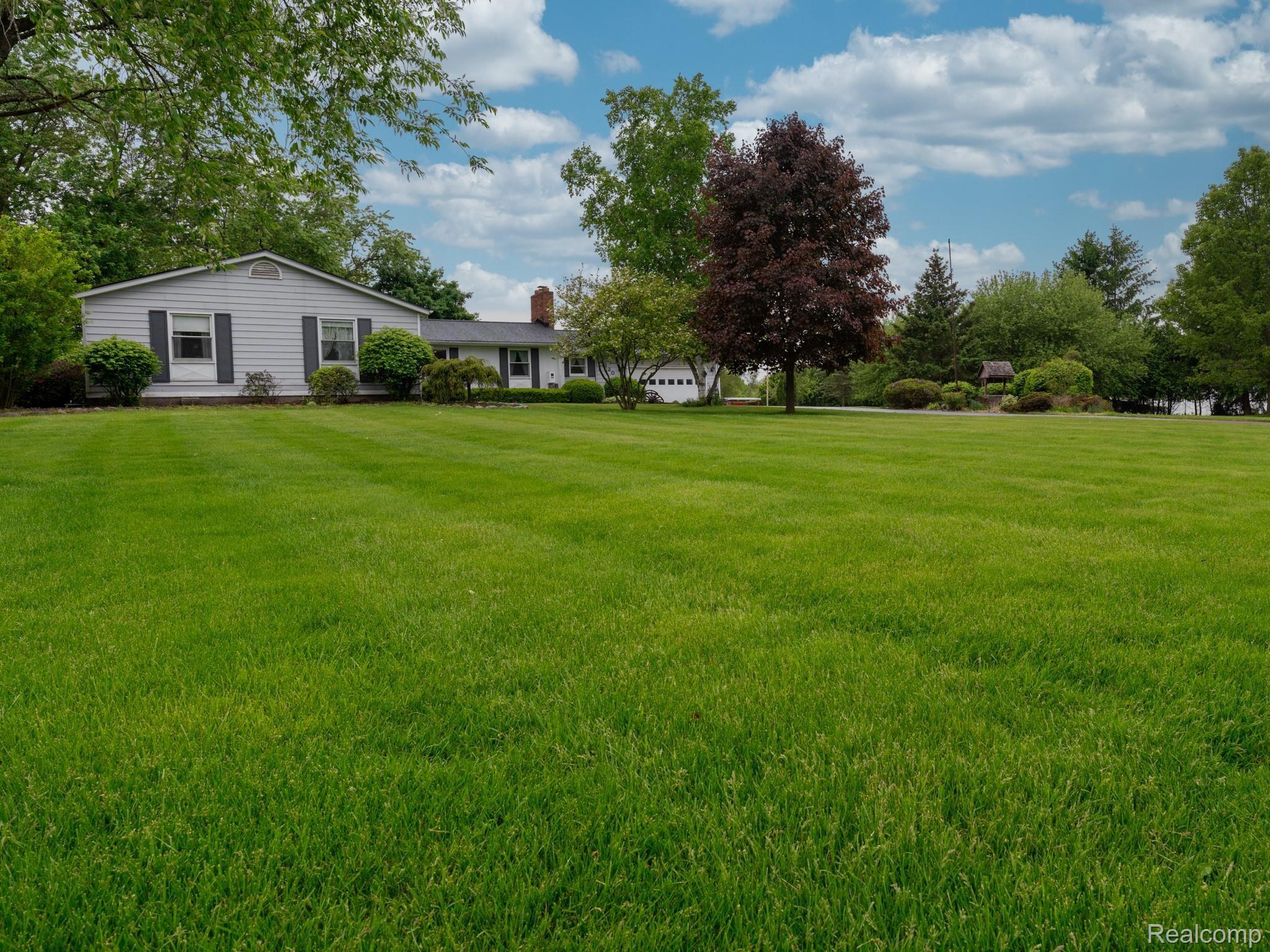 8320 Allen Road Fenton, MI 48430 - Photo 4 of 66 AllenRd-40.jpg