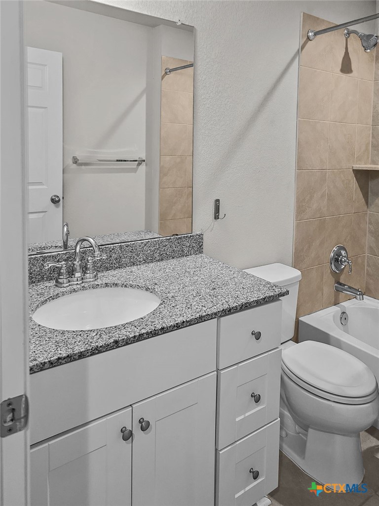 11701 Prado Ranch Boulevard Austin, TX 78725 - Photo 20 of 30 Full Bath 2