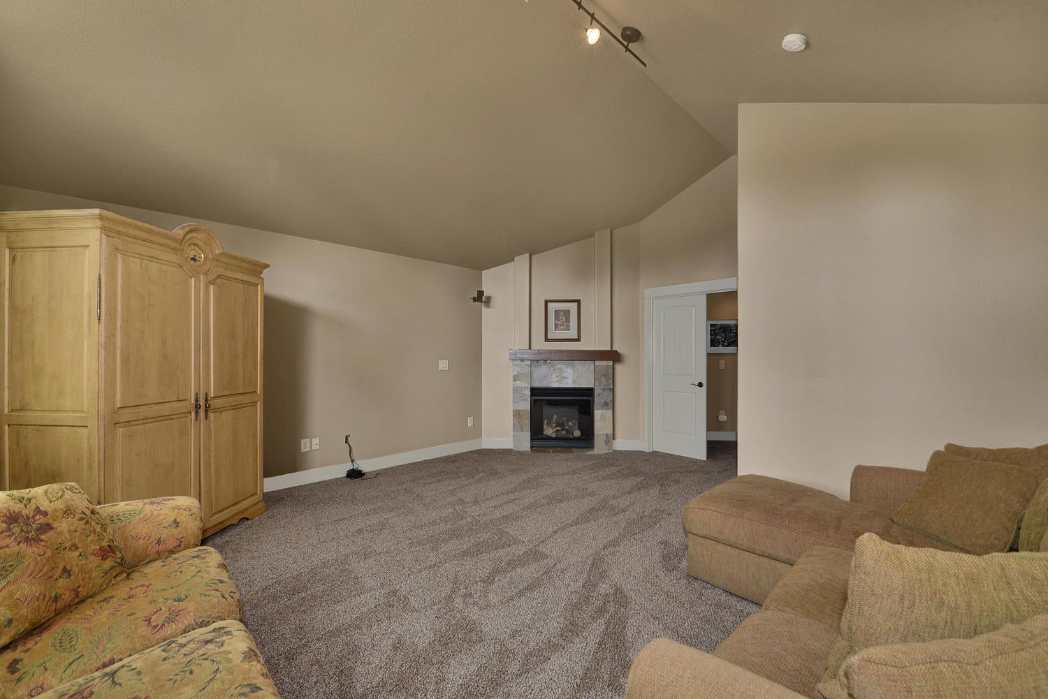 689 Northwest Powell Butte Loop Bend, OR 97703 - Photo 28 of 46 689 NW Powell Butte Loop-49