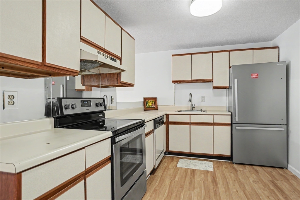 181 Littleton Road, Unit 211 Chelmsford, MA 01824 - Photo 6 of 22 Gallery Image 6