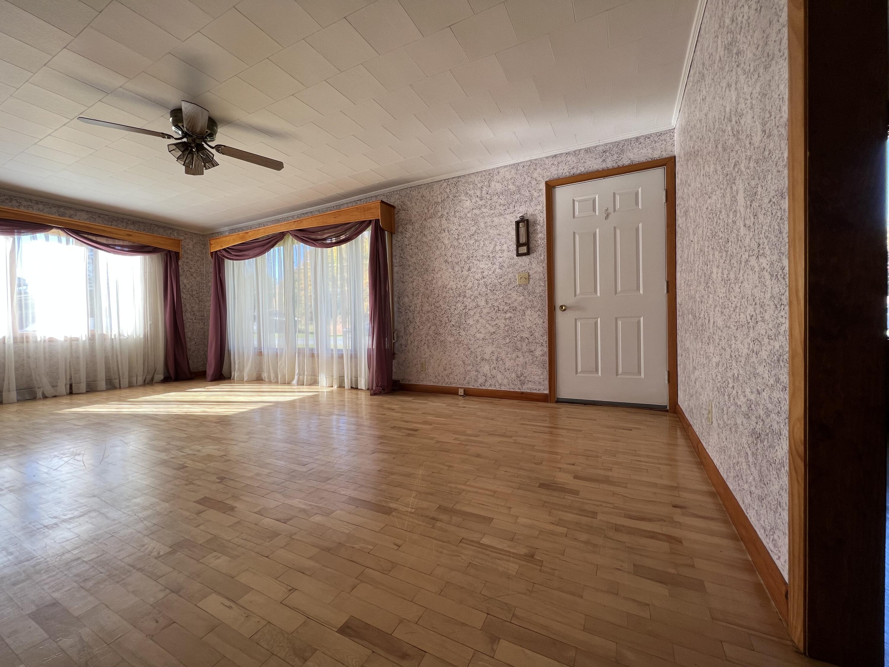 291 Presque Isle Road Mars Hill, ME 04758 - Photo 37 of 89 Living room