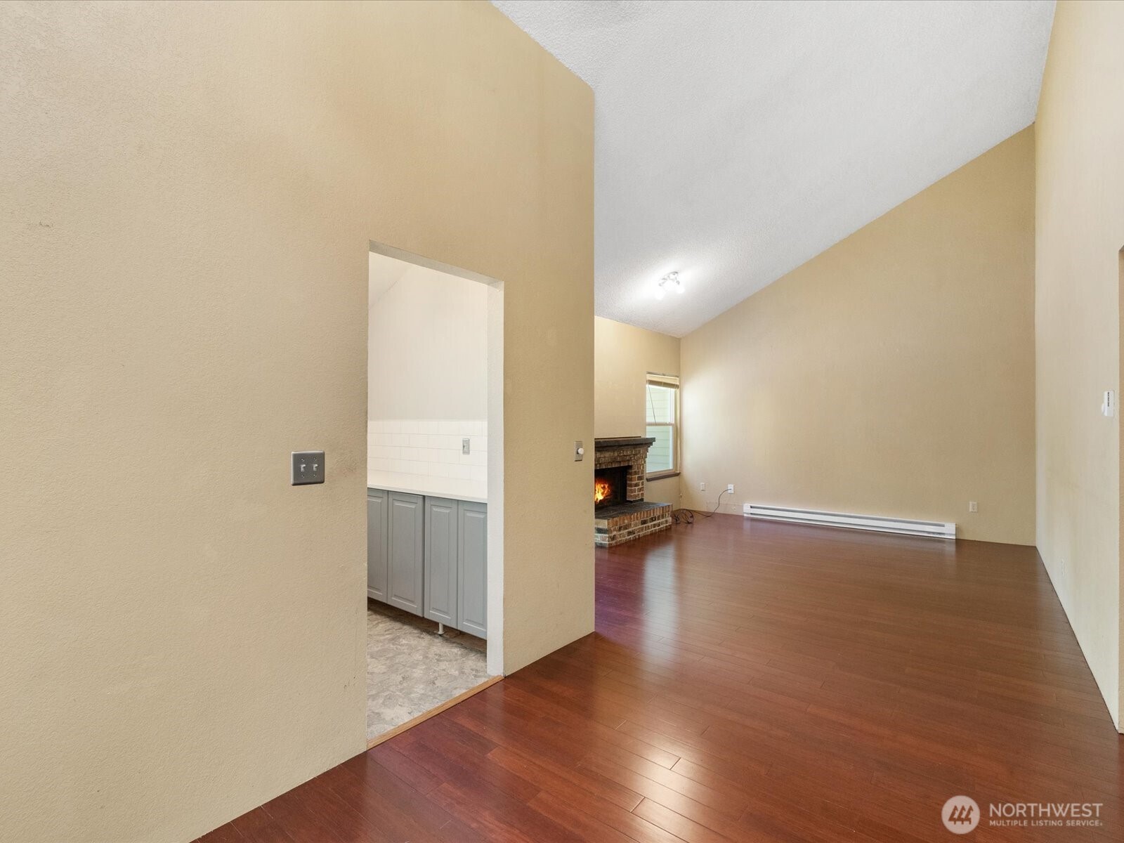 820 Cady Road, Unit D202 Everett, WA 98203 - Photo 8 of 27