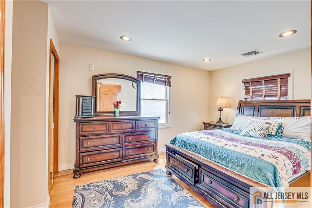 6 Mockingbird Road Edison, NJ 08820 - Photo 26 of 54 Gallery Image 26