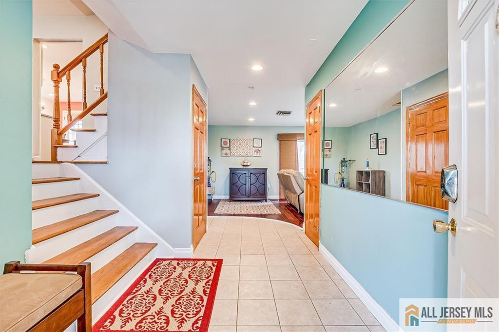 6 Mockingbird Road Edison, NJ 08820 - Photo 5 of 54 Gallery Image 5