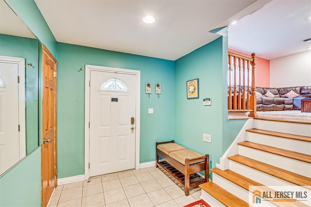 6 Mockingbird Road Edison, NJ 08820 - Photo 6 of 54 Gallery Image 6