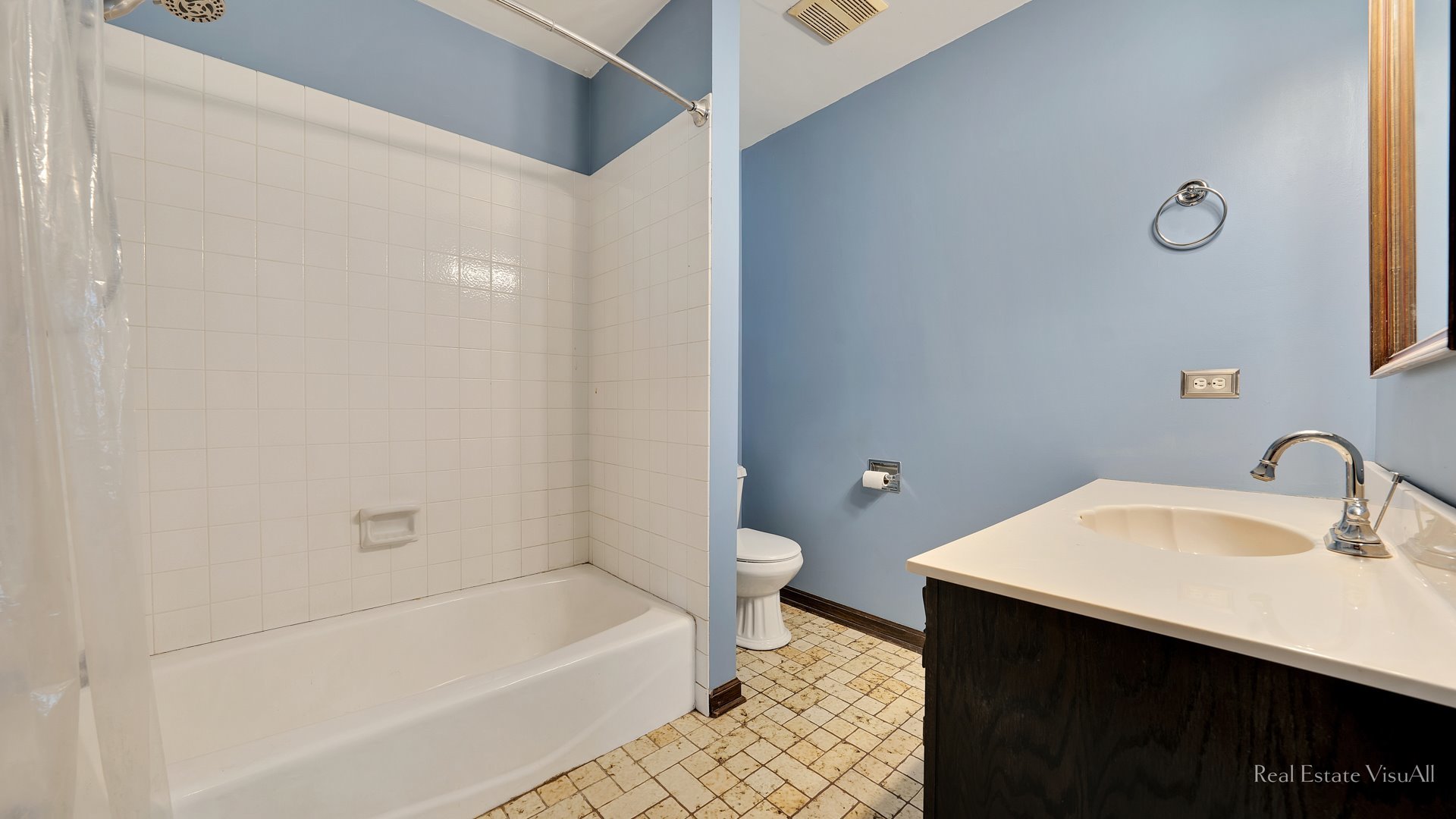 5-n994 Corron Road St. Charles, IL 60175 - Photo 20 of 39 a bathroom with a sink and a bathtub