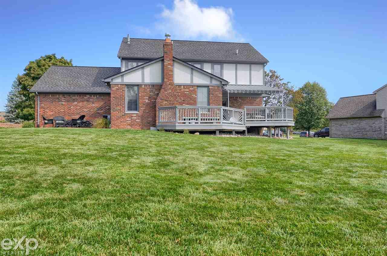 2057 Ridgefield Court Rochester Hills, MI 48306 - Photo 2 of 35