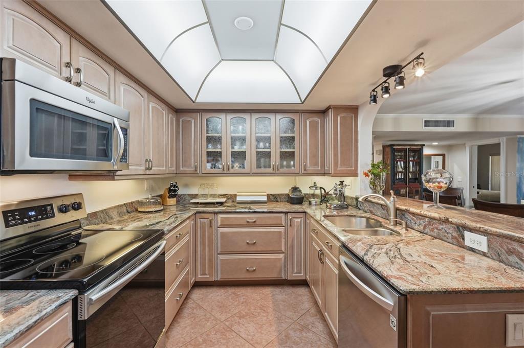 700 Starkey Road, Unit 622 Largo, FL 33771 - Photo 8 of 34
