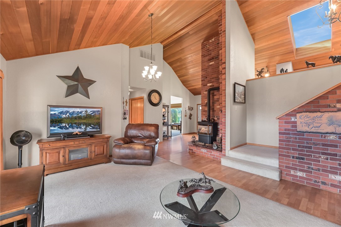 8536 Bender Road Lynden, WA 98264 - Photo 12 of 40 Gallery Image 12