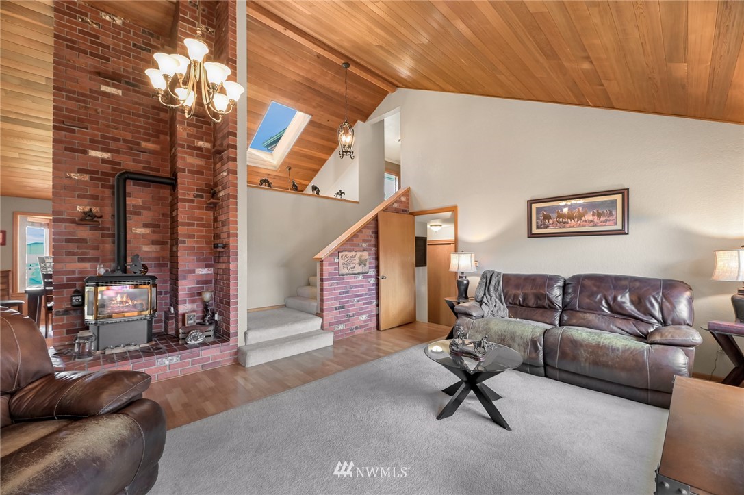 8536 Bender Road Lynden, WA 98264 - Photo 13 of 40 Gallery Image 13