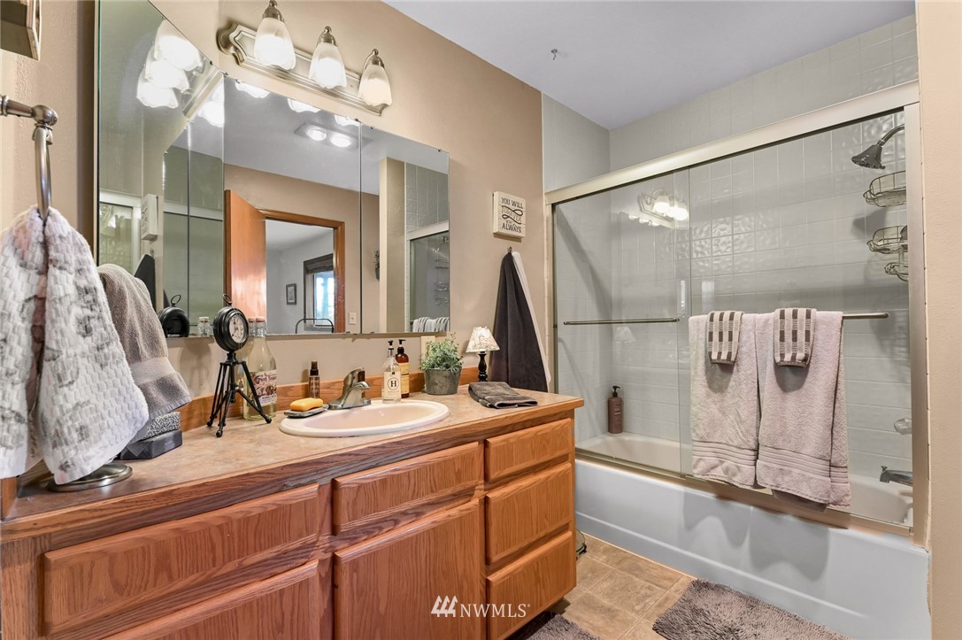 8536 Bender Road Lynden, WA 98264 - Photo 17 of 40 Gallery Image 17