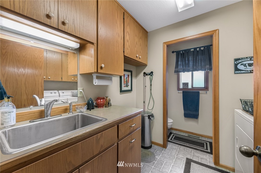 8536 Bender Road Lynden, WA 98264 - Photo 27 of 40 Gallery Image 27