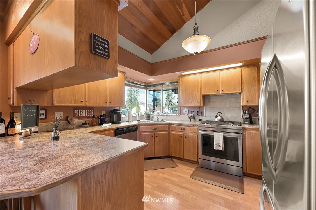 8536 Bender Road Lynden, WA 98264 - Photo 4 of 40 Gallery Image 4