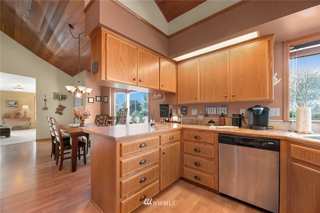 8536 Bender Road Lynden, WA 98264 - Photo 5 of 40 Gallery Image 5