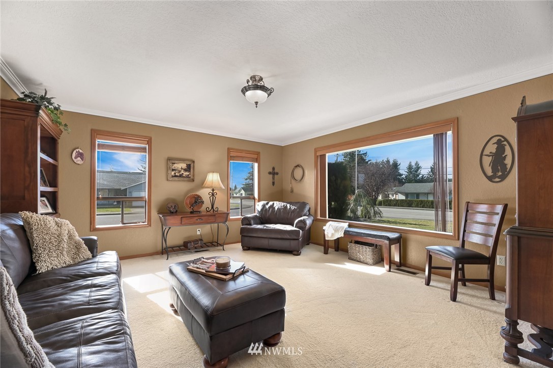 8536 Bender Road Lynden, WA 98264 - Photo 9 of 40 Gallery Image 9