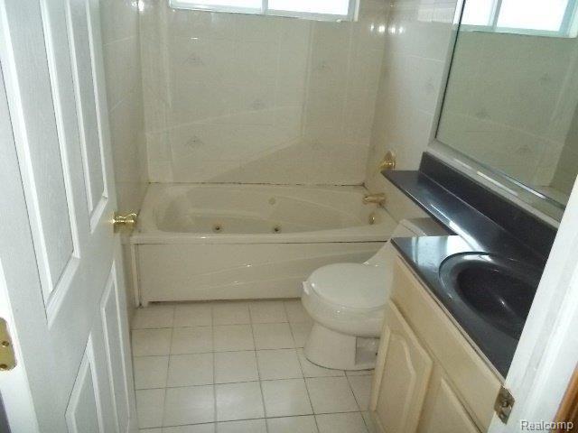 65 Rathbone Street Mount Clemens, MI 48043 - Photo 14 of 20 261-805209 Bathroom.JPG