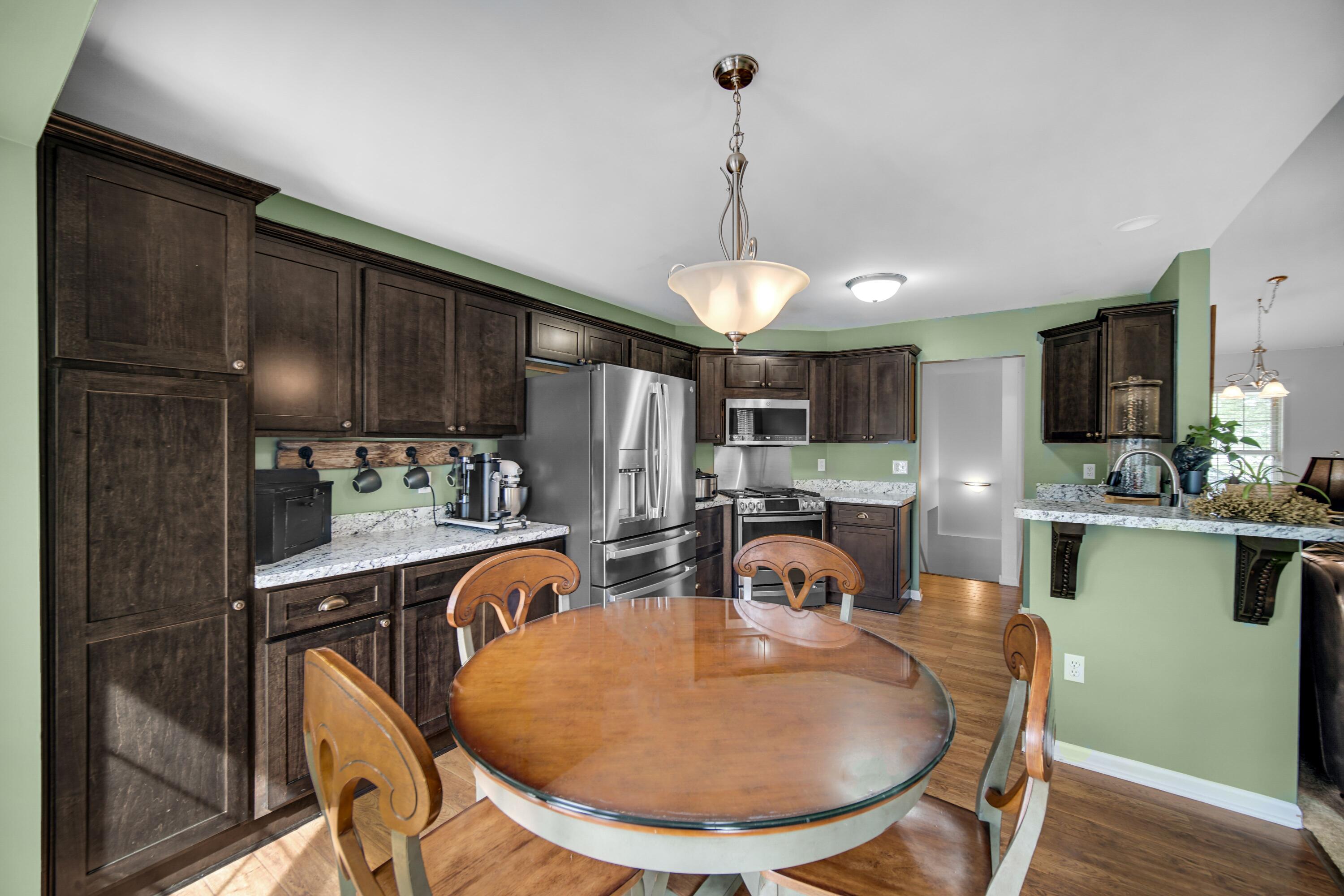 950 Port Circle Hobart, IN 46342 - Photo 8 of 23 3000x2000