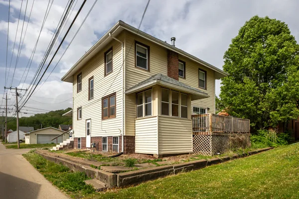 $129,900 | 115 Van Buren Street, Savanna, IL 61074