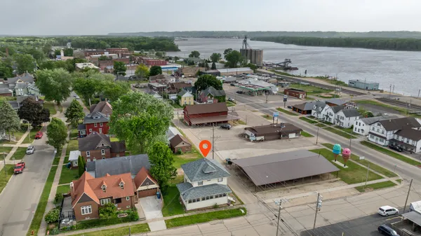 $129,900 | 115 Van Buren Street, Savanna, IL 61074