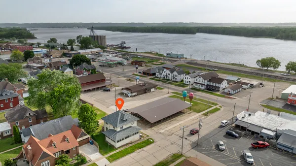 $129,900 | 115 Van Buren Street, Savanna, IL 61074