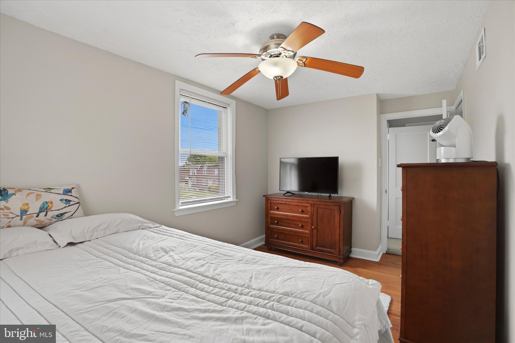 701 Rively Avenue Glenolden, PA 19036 - Photo 16 of 31 Bedroom 2