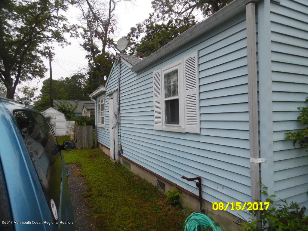 320 Harzold Road Forked River, NJ 08731 - Photo 10 of 11 left side