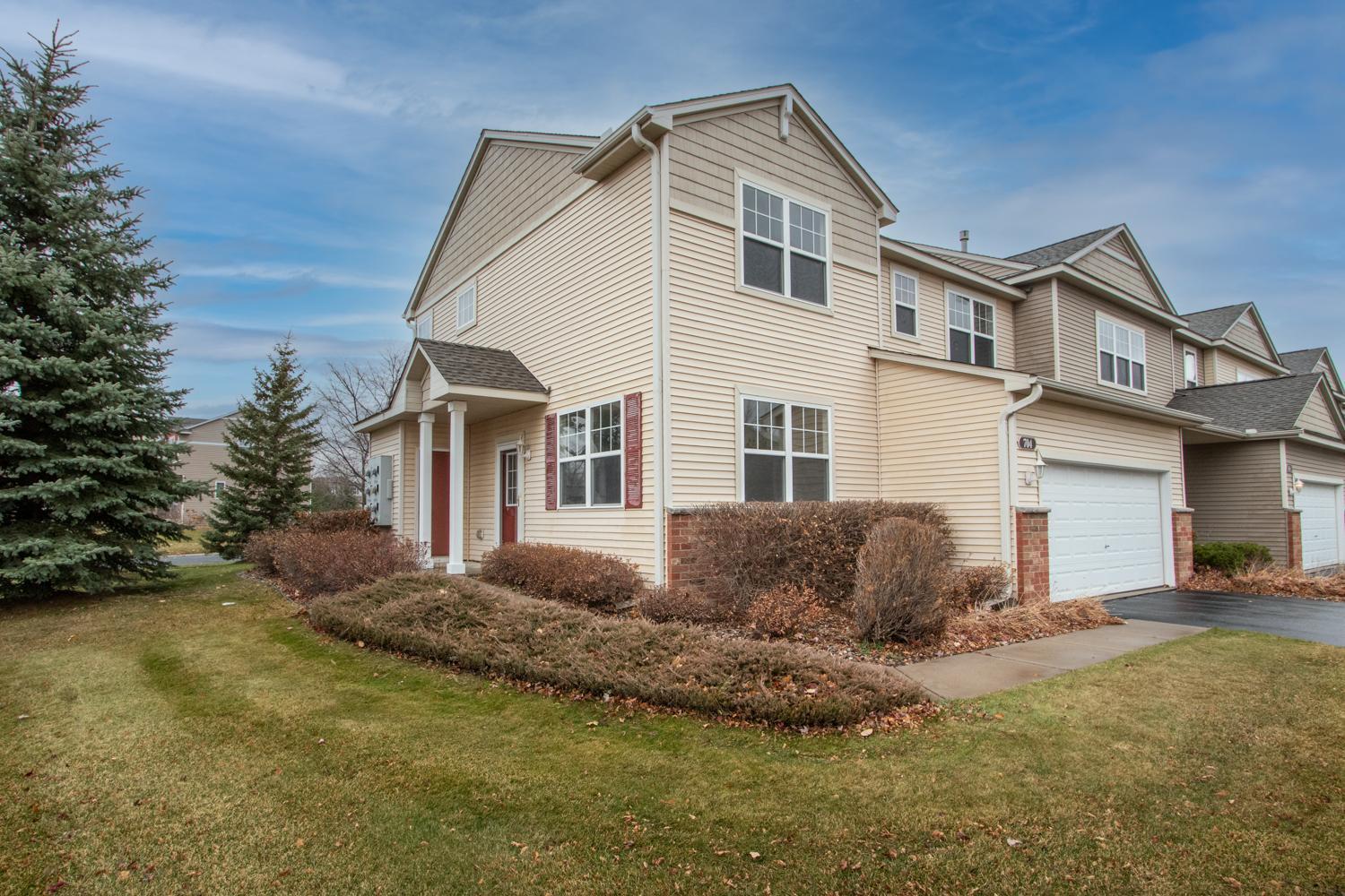 704 Ravencroft Road Waconia, MN 55387 - Photo 2 of 26 Gallery Image 2