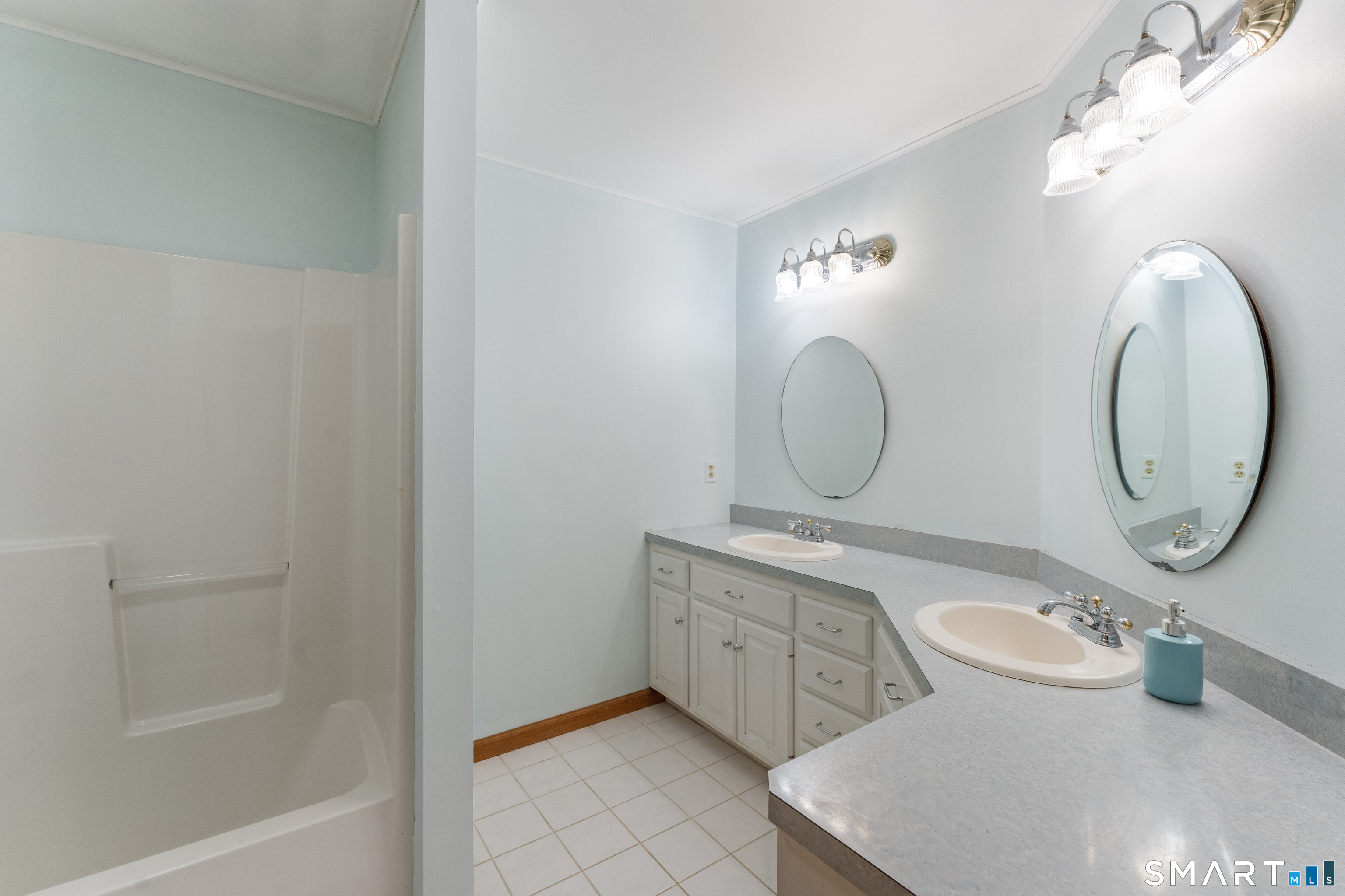 202 West Road Salem, CT 06420 - Photo 7 of 40
