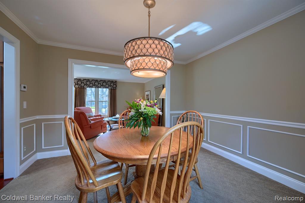 29314 Parkside Farmington Hills, MI 48331 - Photo 10 of 39