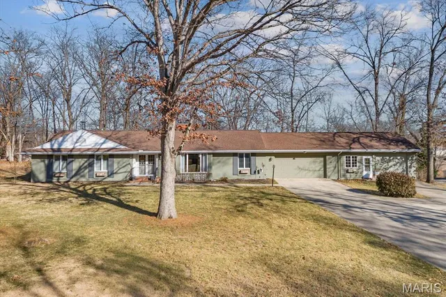 $450,000 | 17 Denzel Drive, Greenville, IL 62246