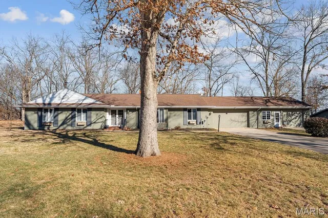 $450,000 | 17 Denzel Drive, Greenville, IL 62246