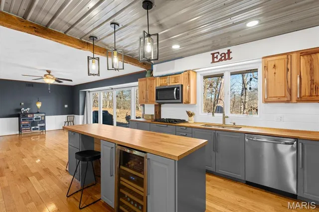 $450,000 | 17 Denzel Drive, Greenville, IL 62246