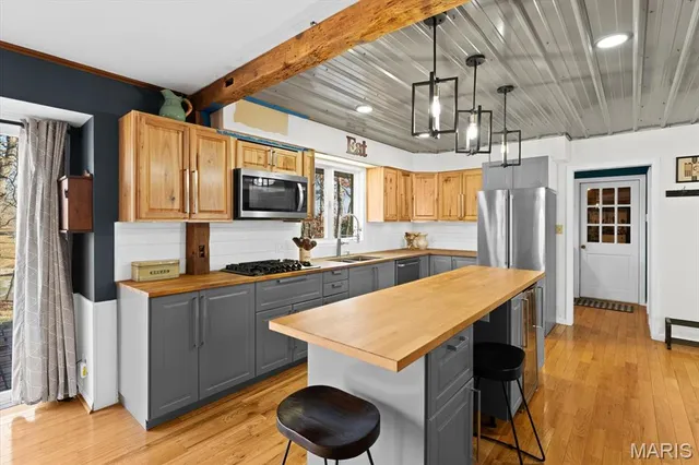 $450,000 | 17 Denzel Drive, Greenville, IL 62246